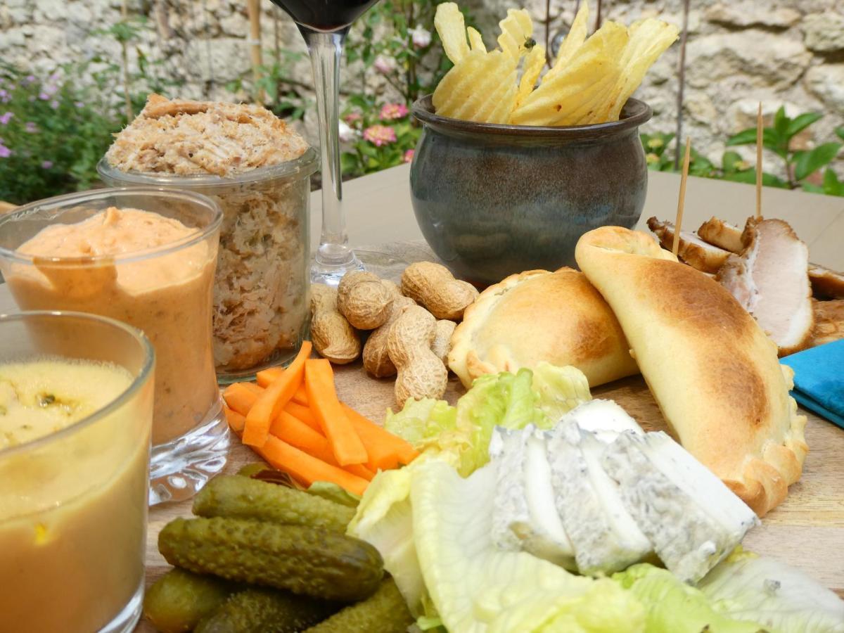 Bed and Breakfast Les 3 Echoppes Charge Zewnętrze zdjęcie